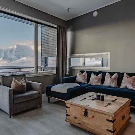 Villa Svalbard Arctic Retreat *