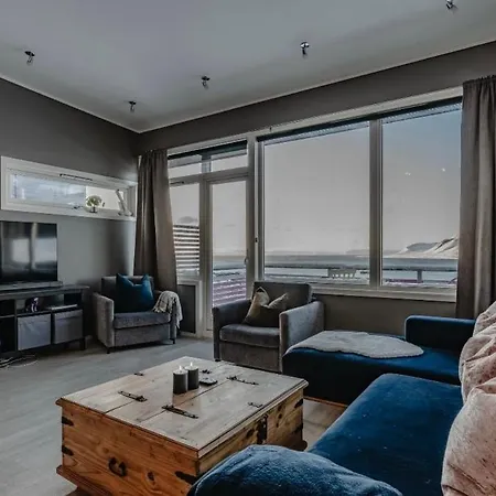 Svalbard Arctic Retreat Villa *