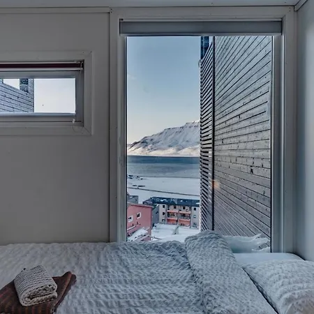 Arctic Retreat *