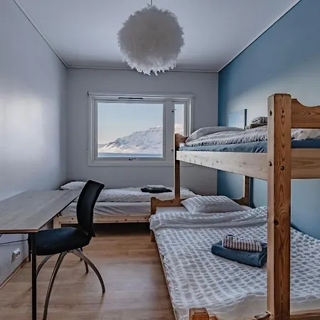 Svalbard Arctic Retreat * Longyearbyen