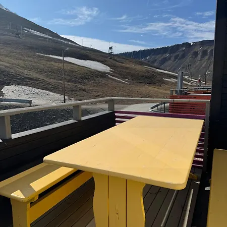 Villa Svalbard Arctic Retreat