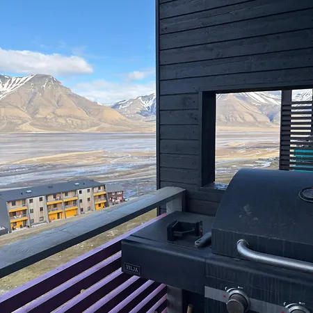 Svalbard Arctic Retreat Villa